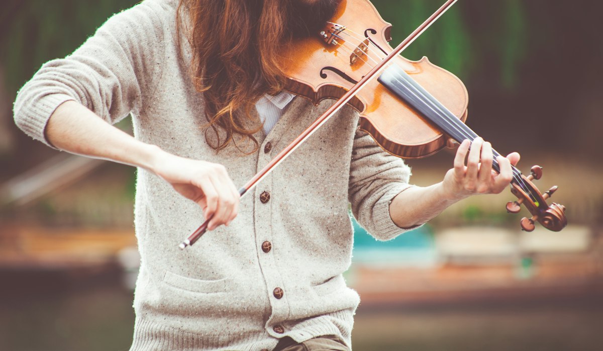 Live wedding musicians and string quartet performing in 2026